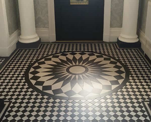 Lantai keramik dengan motif yang beragam